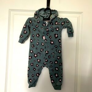 Adorable super cozy winter baby girl bodysuit / 9 months
